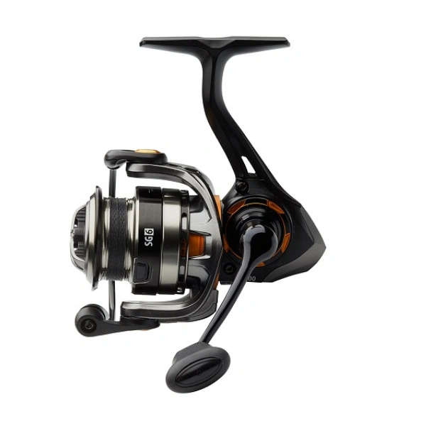 Savage Gear SG6 2500H FD – varaličarska mašinica sa 8+1 ležajem i rezervnom aluminijumskom špulnom za precizne zabačaje.