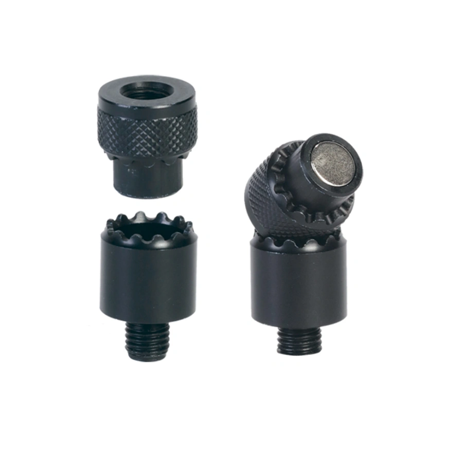 Extra Carp Magnetic Connector je moderan i praktičan magnetni konektor namenjen brzom i jednostavnom postavljanju ribolovačke opreme na bankstick ili rod pod. Dizajniran je za šarandžije koji žele efikasno podešavanje sistema bez gubljenja vremena. Opremljen je snažnim magnetnim sistemom koji omogućava sigurnu, ali i lako odvojivu vezu. Zahvaljujući tome, postavljanje i uklanjanje signalizatora, držača i dodatne opreme postaje brzo i jednostavno. Konektor omogućava i podešavanje u više uglova, što pruža veću fleksibilnost pri pozicioniranju opreme u zavisnosti od uslova na vodi i načina ribolova. Izrađen je u crnoj boji, što mu daje diskretan izgled i dobro se uklapa uz ostalu ribolovačku opremu. Karakteristike: Magnetni sistem povezivanja Brza montaža na bankstick i rod pod Podešavanje u više uglova Kompatibilan sa signalizatorima i držačima Boja: crna Namena: šaranski ribolov